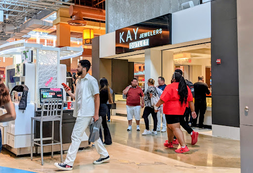 Jewelry Store «Kay Jewelers Outlet», reviews and photos, 11401 NW 12th St #116, Miami, FL 33172, USA