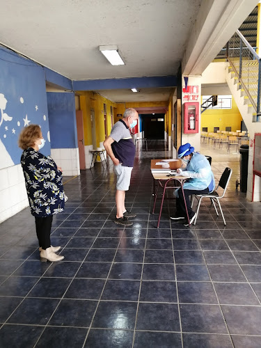 Opiniones de Escuela Uruguay en Curicó - Escuela