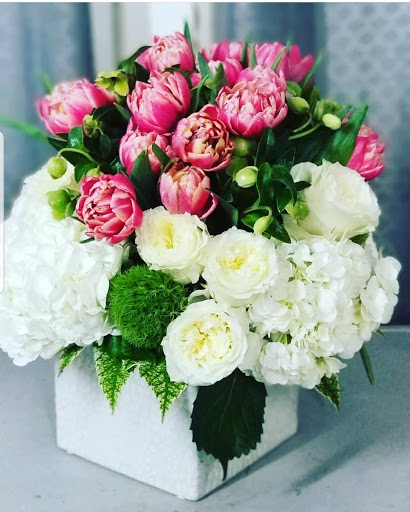 Florist «Parisian Florist», reviews and photos, 7528 Sunset Blvd, Los Angeles, CA 90046, USA