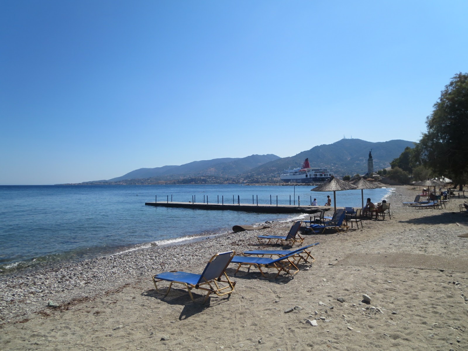 Foto van Tsamakia beach en zijn prachtige landschap