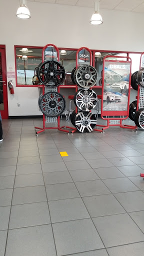 Tire Shop «Discount Tire Store - Leon Valley, TX», reviews and photos, 6221 Bandera Rd, Leon Valley, TX 78238, USA