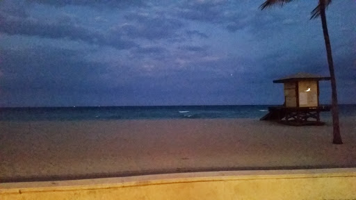 Ice Cream Shop «Häagen-Dazs® Ice Cream Shop», reviews and photos, 814 N Broadwalk, Hollywood, FL 33019, USA