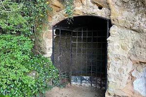 Cornwallis' Cave image