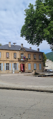 Parking verges à Nant