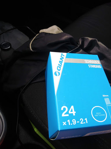 Wine Basket Party Shop, 16450 E Warren Ave, Detroit, MI 48224, USA, 