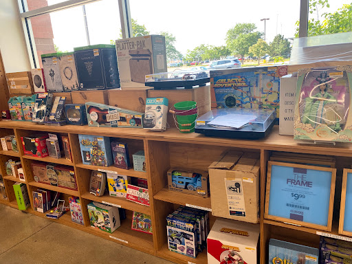 Book Store «Half Price Books», reviews and photos, 1075 E Golf Rd, Schaumburg, IL 60173, USA