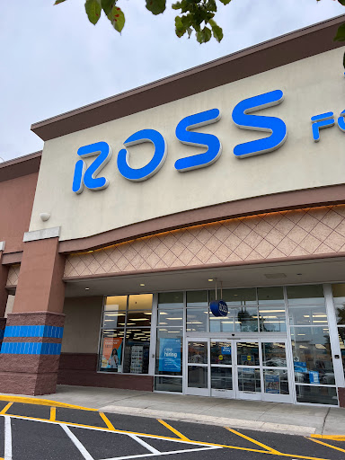 Clothing Store «Ross Dress for Less», reviews and photos, 926 Airport Center Rd, Allentown, PA 18109, USA