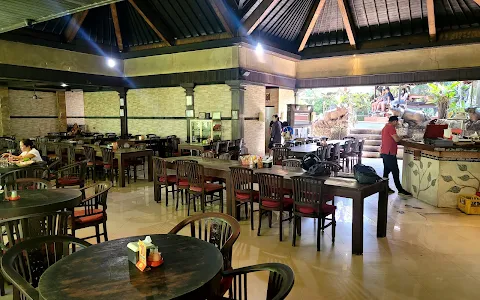 Warung Babi Guling Ibu Oka 3 image