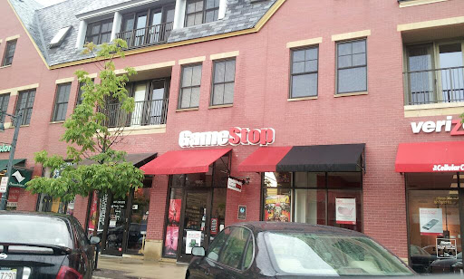GameStop, 1865 Tower Dr, Glenview, IL 60026, USA, 