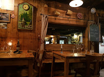 Atmosphère du Restaurant Chalet des Molliets à Arâches-la-Frasse - n°12