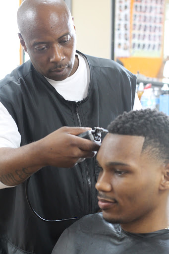 Barber Shop «Miles Barbershop», reviews and photos, 7611 S Osborne Rd #206, Upper Marlboro, MD 20772, USA