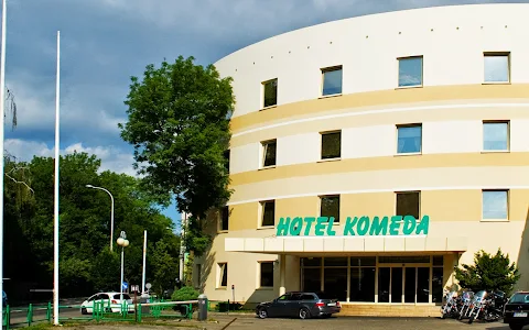 Komeda. Hotel. Restauracja. image