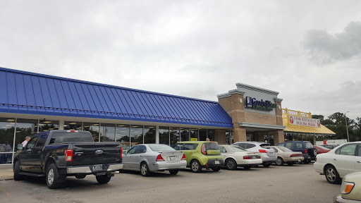 Thrift Store «Goodwill Store & Donation Center», reviews and photos, 675 W North Ave, Elmhurst, IL 60126, USA