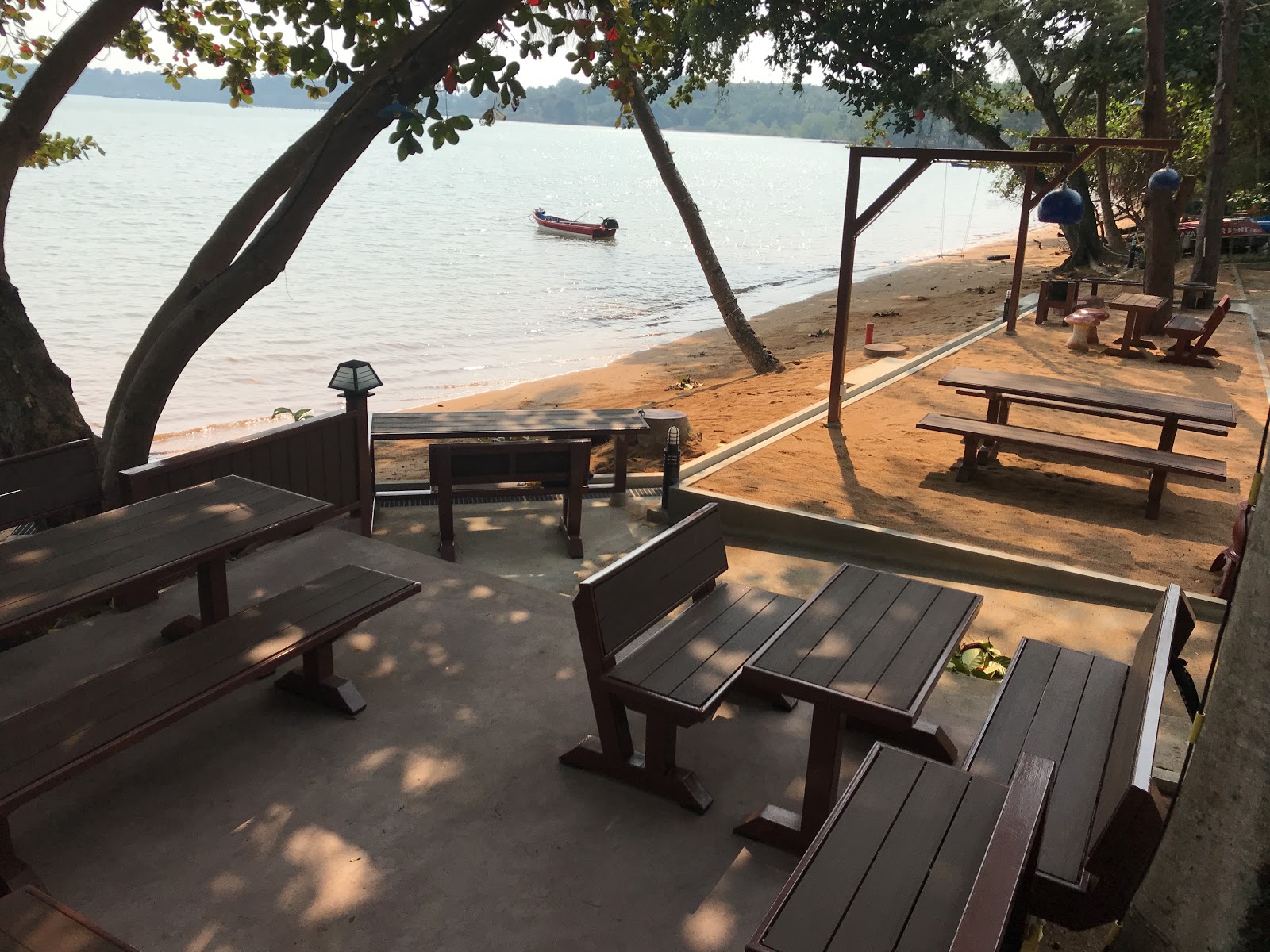 Koh Mak Buri Hut Beach'in fotoğrafı otel alanı