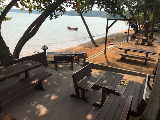 Koh Mak Buri Hut Beach