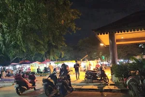 Pendopo Alun-Alun M. Hasibuan Kota bekasi image