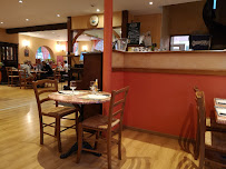 Atmosphère du Restaurant Brasserie du Cerf à Senlis - n°2