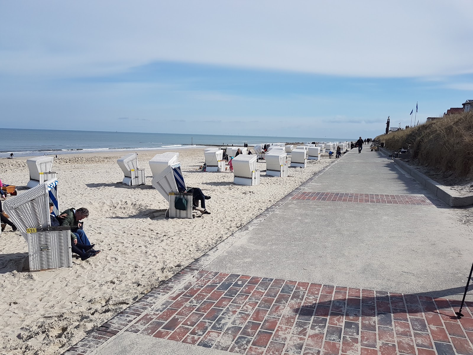 Foto di Hauptstrand Wangerooge con una superficie del sabbia beige