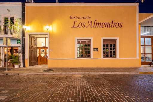 Los Almendros - C. 50-A 493, entre 57 Y 59, Parque de la Mejorada, Centro, 97000 Mérida, Yuc., México
