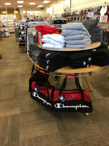 Outlet Mall «Tanger Outlet Riverhead», reviews and photos, 200 Tanger Mall Dr, Riverhead, NY 11901, USA