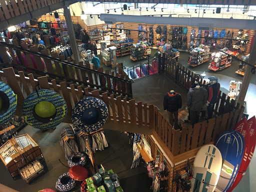 Clothing Store «L.L. Bean», reviews and photos, 340 Legacy Pl, Dedham, MA 02026, USA