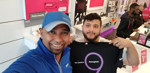 Cell Phone Store «T-Mobile», reviews and photos, 417 E Sheridan St, Dania Beach, FL 33004, USA