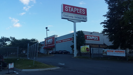 Office Supply Store «Staples», reviews and photos, 100 Powell Pl, Nashville, TN 37204, USA