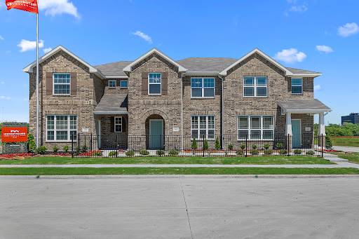 HistoryMaker Homes at Cloverleaf Crossing Townhomes