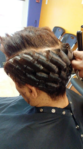 Beauty Salon «J J Hair & Nail Salon Inc», reviews and photos, 4071 NW 34th St, Lauderdale Lakes, FL 33319, USA