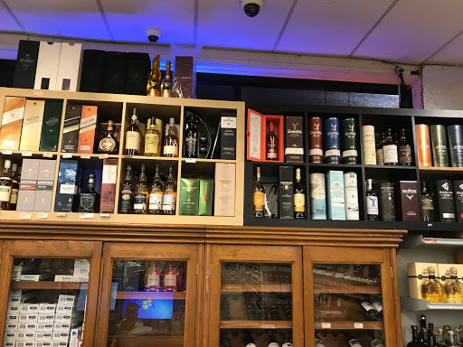 Liquor Store «Globe Liquors», reviews and photos, 5 Cape Rd, Taunton, MA 02780, USA
