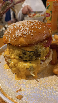 Hamburger du Restaurant méditerranéen Cook'n Saj à Paris - n°8