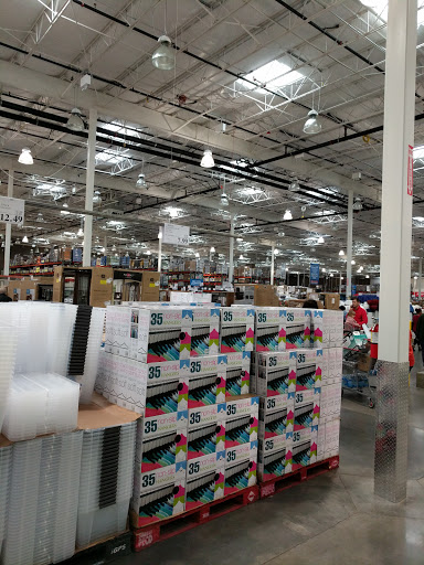 Warehouse store «Costco Wholesale», reviews and photos, 21800 Victory Blvd, Woodland Hills, CA 91367, USA