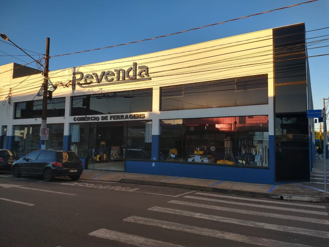 Revenda Comércio de Ferragens Ltda