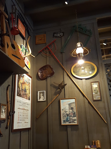 American Restaurant «Cracker Barrel Old Country Store», reviews and photos, 675 Buford Hwy, Cumming, GA 30040, USA