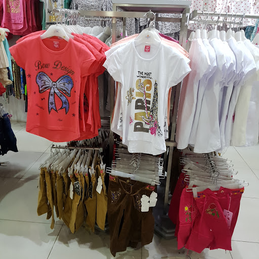 Stores to buy women's t-shirts Mecca