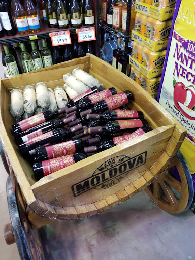 Grocery Store «Shop & Save Market», reviews and photos, 518 Metropolitan Way, Des Plaines, IL 60016, USA