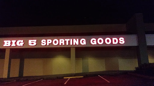 Sporting Goods Store «Big 5 Sporting Goods - Tacoma», reviews and photos, 2505 S 38th St f, Tacoma, WA 98409, USA