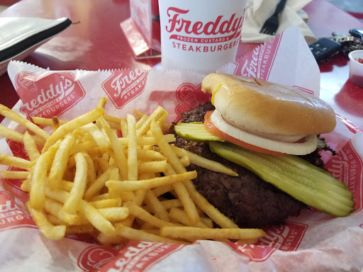 Shopping Mall «Shops at Vineyard Village», reviews and photos, 2800 Texas 121 Business, Euless, TX 76039, USA