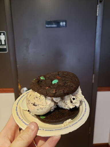 Cookie Shop «Insomnia Cookies», reviews and photos, 462 State St, Madison, WI 53703, USA