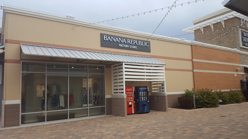 Shopping Mall «Taubman Prestige Outlets», reviews and photos, 17057 N Outer 40 Rd, Chesterfield, MO 63005, USA