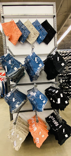 Clothing Store «Old Navy», reviews and photos, 90 Pleasant Valley St, Methuen, MA 01844, USA