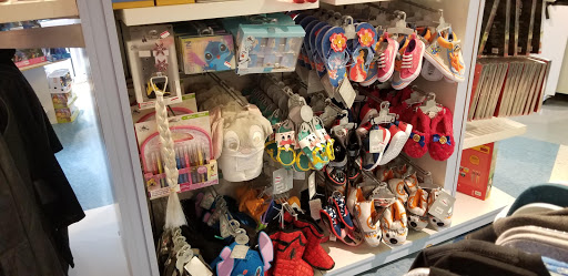 Toy Store «Disney Store», reviews and photos, 400 Premium Outlets Dr, Monroe, OH 45050, USA