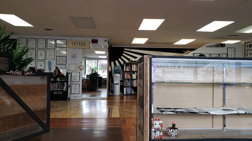 Tattoo Shop «Powell Tattoos», reviews and photos, 5117 SE Powell Blvd #1, Portland, OR 97206, USA
