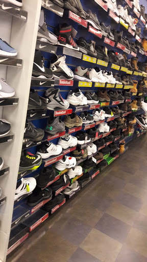 Sporting Goods Store «Big 5 Sporting Goods Porterville», reviews and photos, 1287 W Henderson Ave, Porterville, CA 93257, USA