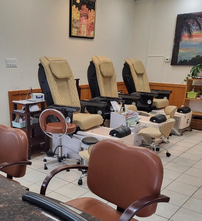 Crystal Nail & Spa 19004