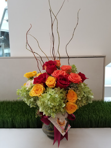 Florist «Event Connoisseur Flowers & Gifts», reviews and photos, 39 New London Turnpike #116, Glastonbury, CT 06033, USA