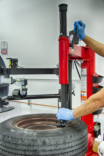 Auto Repair Shop «Meineke 2578», reviews and photos, 7878 NW 103rd St b, Hialeah Gardens, FL 33016, USA