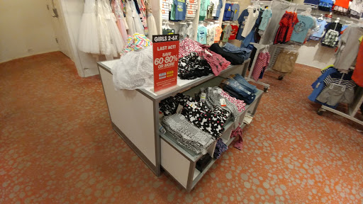 Shopping Mall «Smith Haven Mall», reviews and photos, 313 Smith Haven Mall, Lake Grove, NY 11755, USA