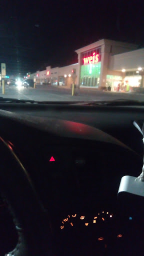 Supermarket «Weis Markets», reviews and photos, 498 Pottstown Ave, Pennsburg, PA 18073, USA