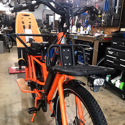 Bicycle Store «Cosmic Bikes Inc.», reviews and photos, 4641 N Milwaukee Ave, Chicago, IL 60630, USA